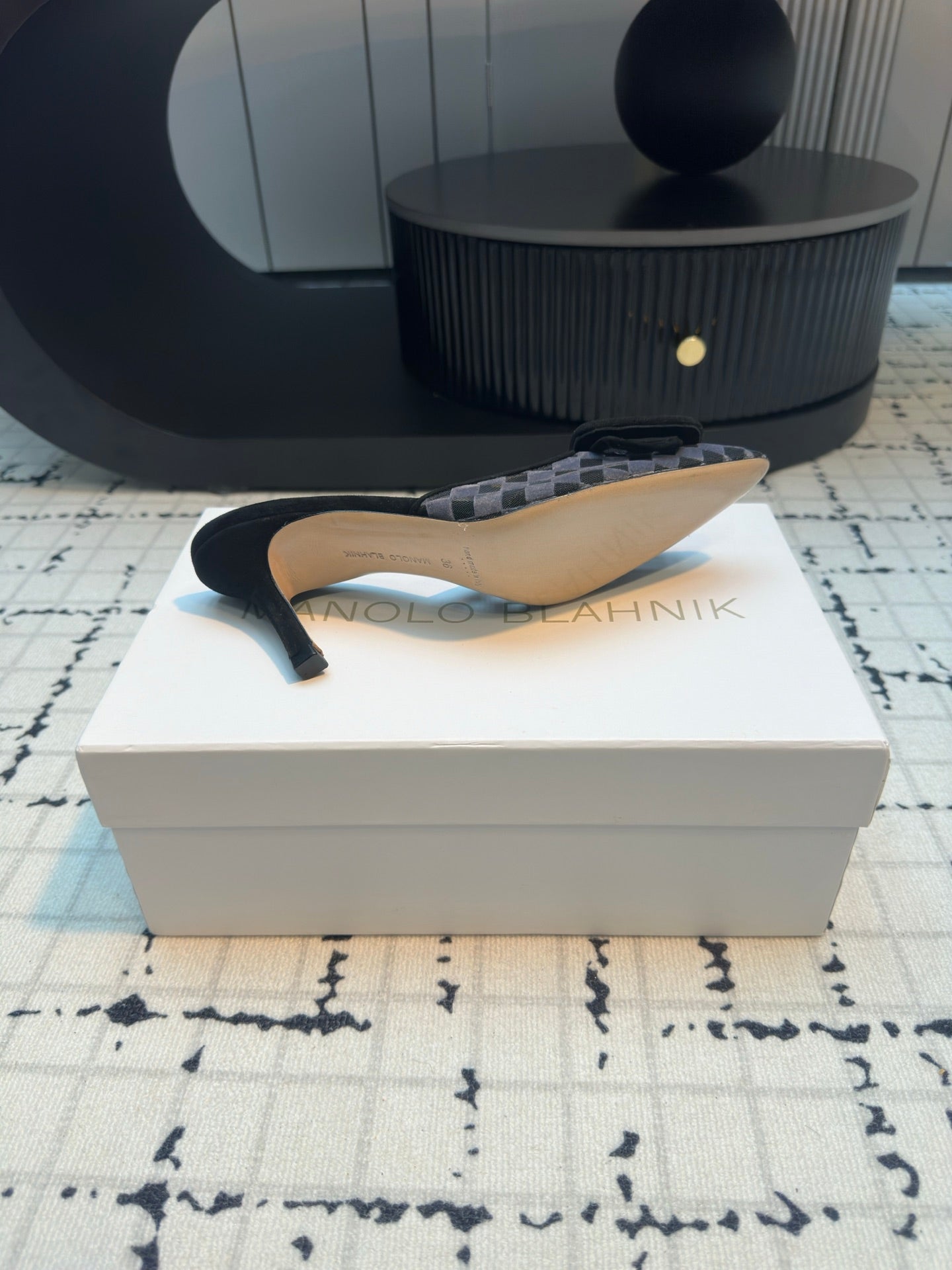 Manolo Blahnik-2024 格狀高跟拖鞋 黑色