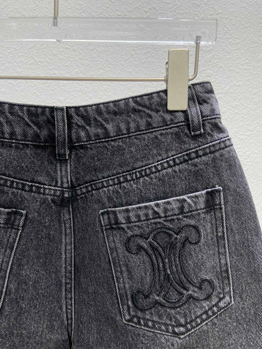 賽C家-2404 後袋刺繡牛仔短褲 黑色