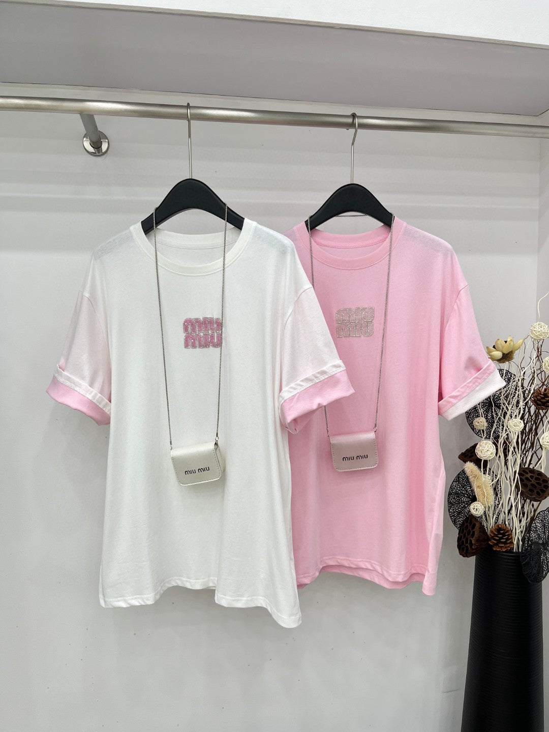 穆M家-2404 24新品字母手工鑽訂製短袖上衣 白色