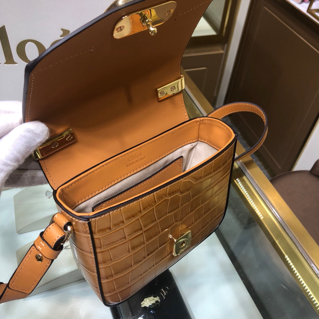 克羅C-C Bag 鱷魚壓紋 淺棕色