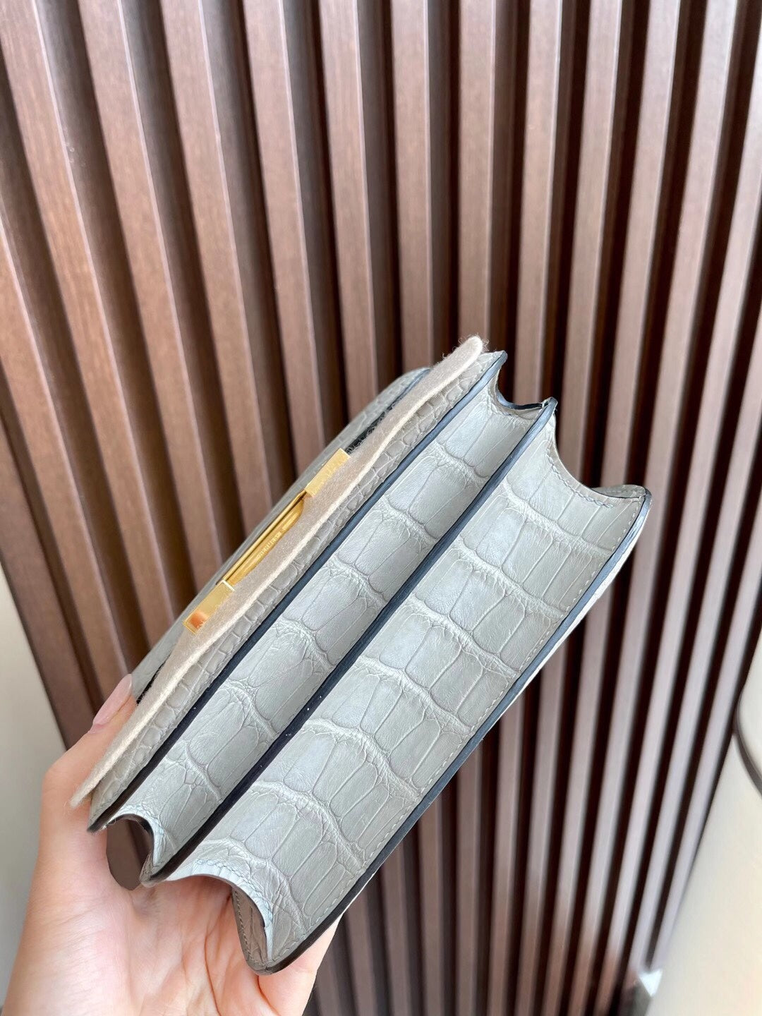 小愛款-Constance Mini 霧面鱷魚 珍珠灰 金扣