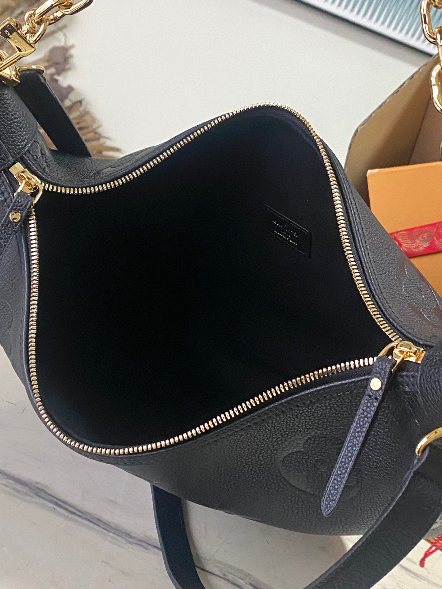 M46725 路L家-Loop Hobo 大型半月包 黑色