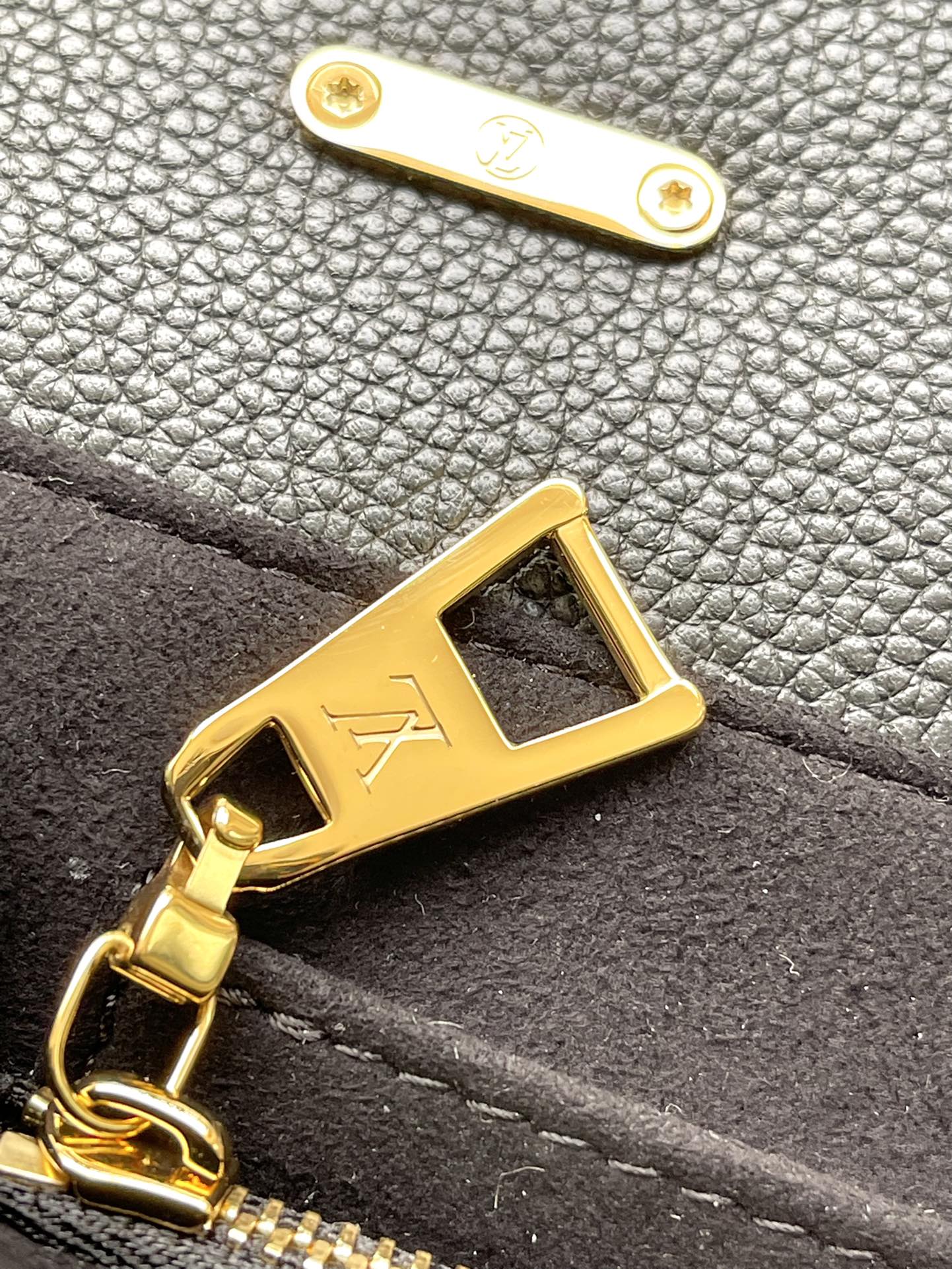 M45977 路L家-Madeleine BB 手提斜跨包 黑色