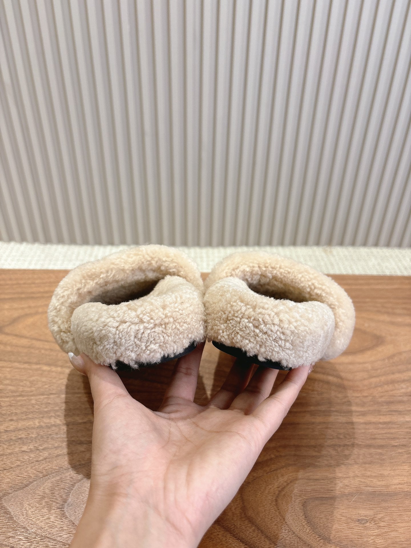 路L家-2024 羊毛拖鞋 奶茶色