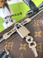 路L家-M12243 𝐒𝐏𝐄𝐄𝐃𝐘 𝐒𝐎𝐅𝐓 𝟑𝟎 𝐃𝐀𝐑𝐊 動態晶片黑手袋 棕色