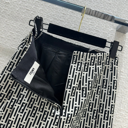 芬F家-2403 24早春新品中長款壓褶半身裙