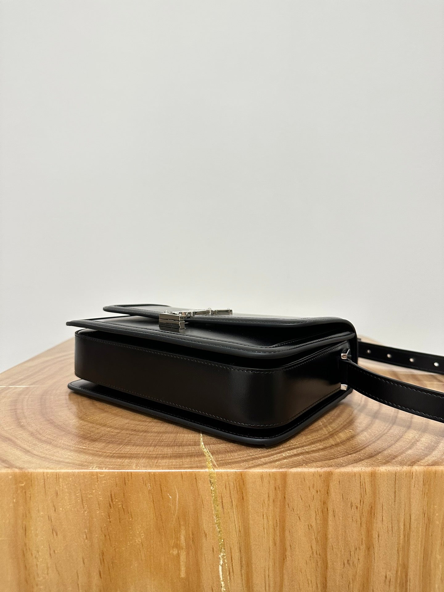 熱銷款 聖Y羅-BOX SAINT LAURENT 豆腐包 大號 黑色銀扣