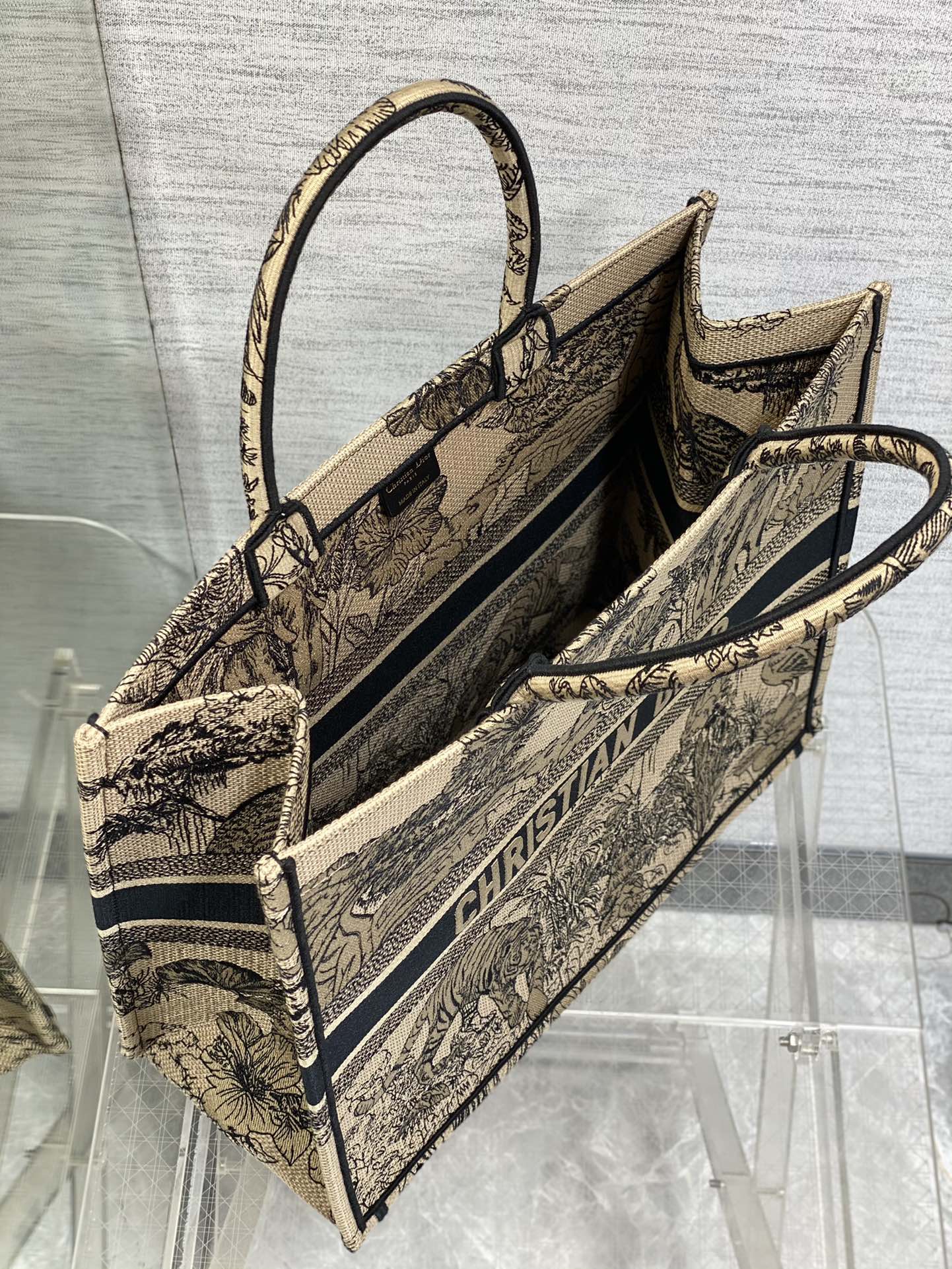 迪D家-Book Tote 2023春夏系列 老虎刺繡 杏色 大號