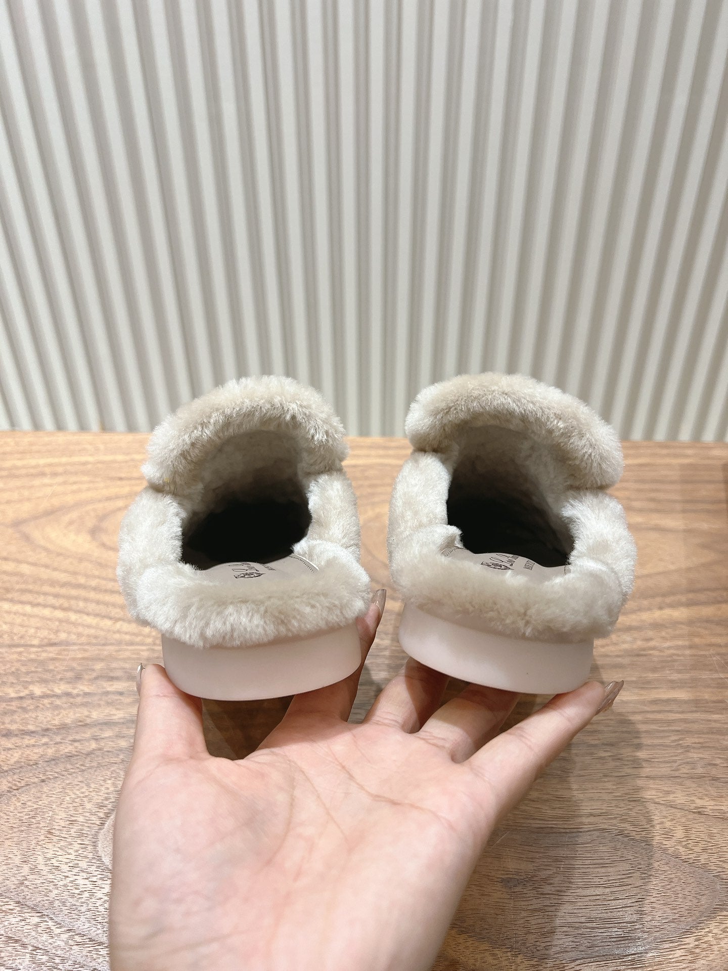 L-Piana-2024 樂福拖鞋 奶茶色