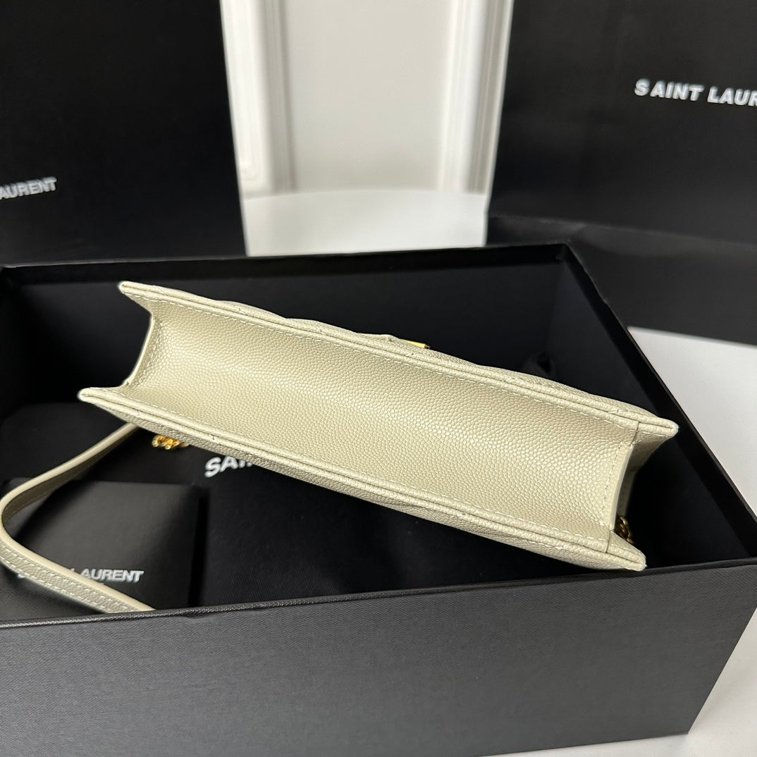 聖Y羅-MONOGRAM魚子醬 WOC 白色金扣 19CM