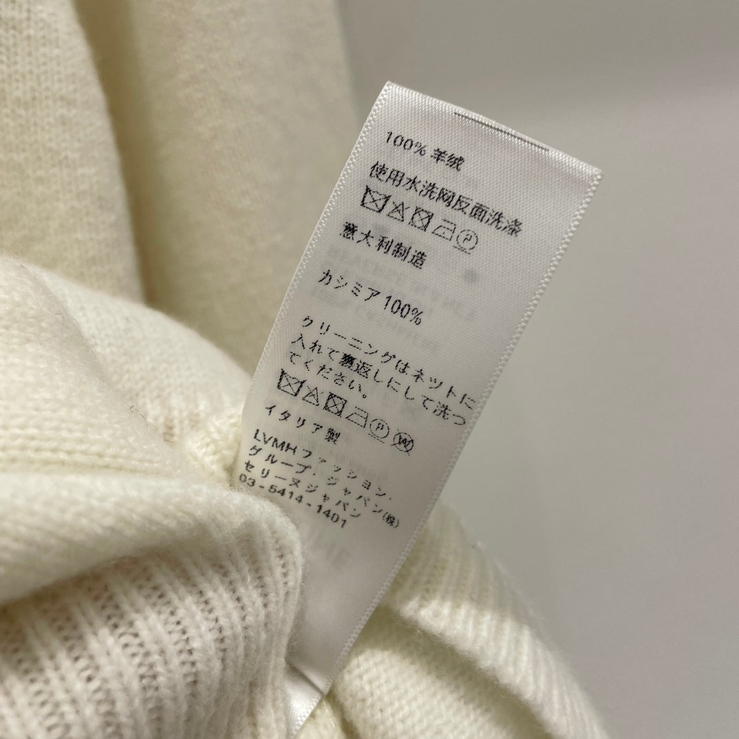 賽C家-2403 重工鑲鑽扣圓領針織衫 米白色