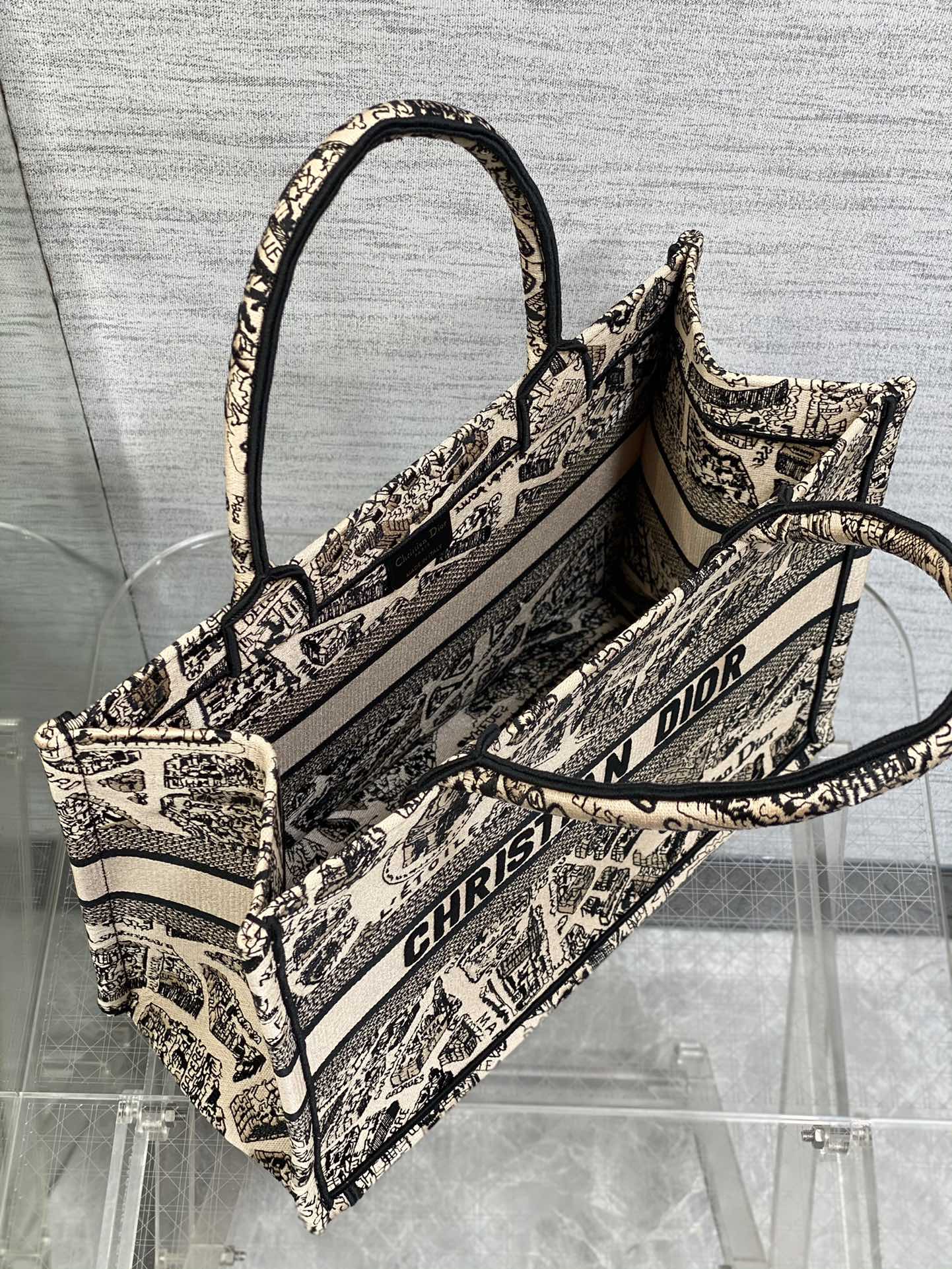 迪D家-Book Tote 2023春夏系列 巴黎地圖刺繡 米白色 中號