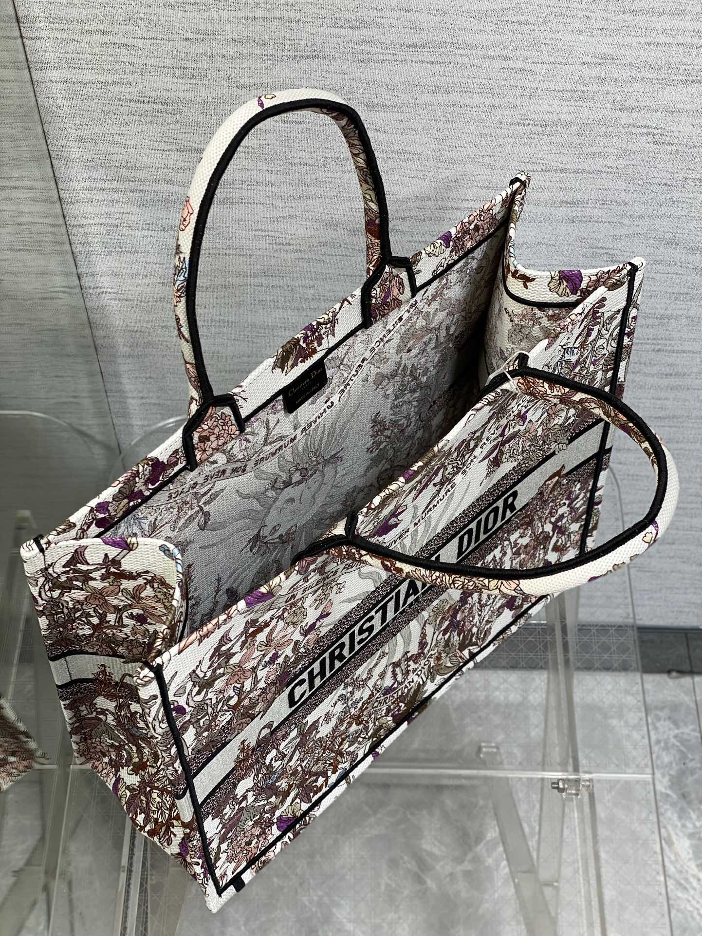 迪D家-2024春夏系列 Book Tote 太陽刺繡 白灰色 中號
