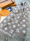 路L家- 2024 MONOGRAM圖騰圍巾 34*200 燕麥色