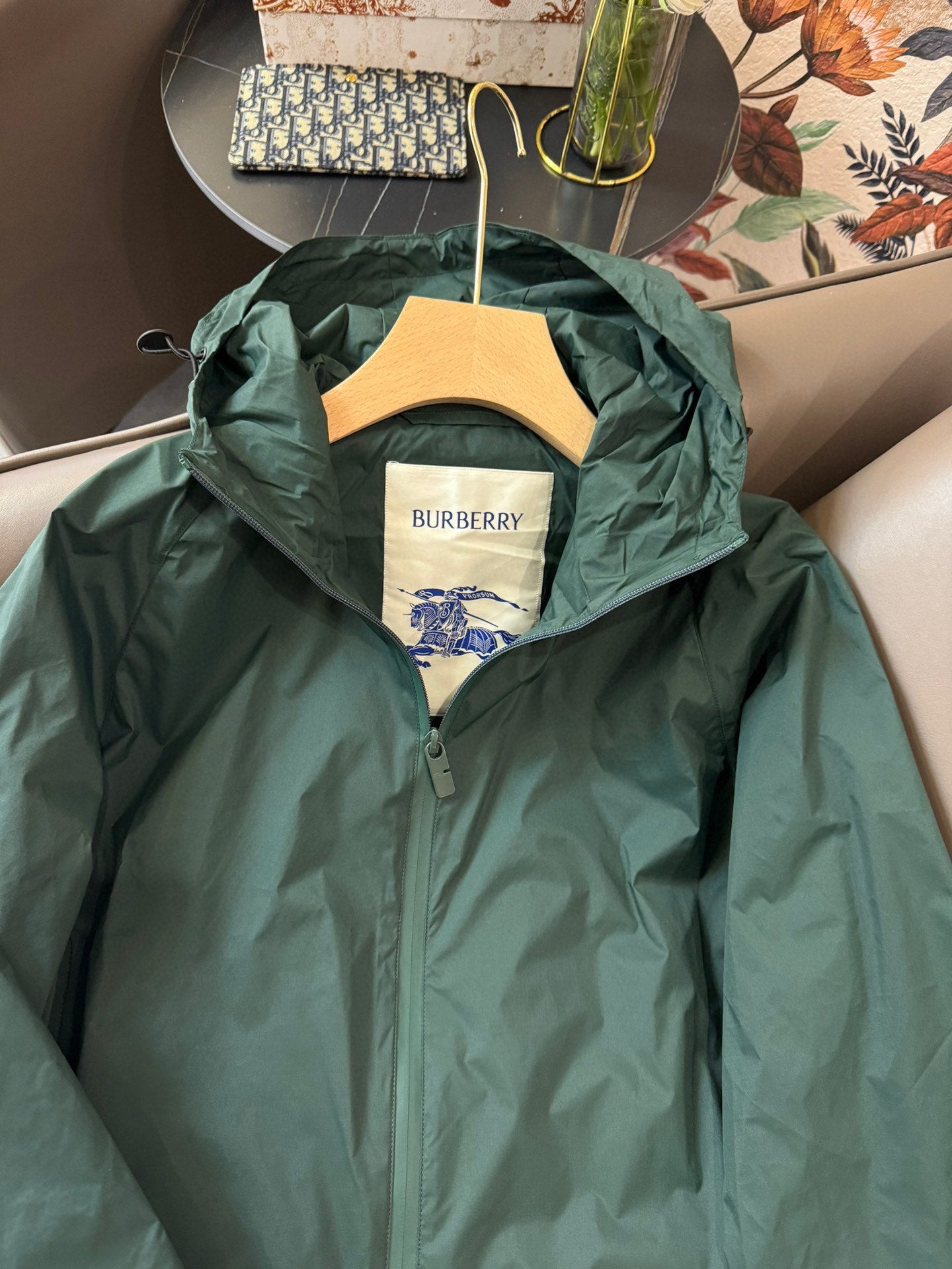 巴B家-2403 24春夏新品輕盈防曬小外套 墨綠色