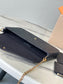 M64064 路L家-Pochette Felicie Empreinte壓紋斜背包 黑色