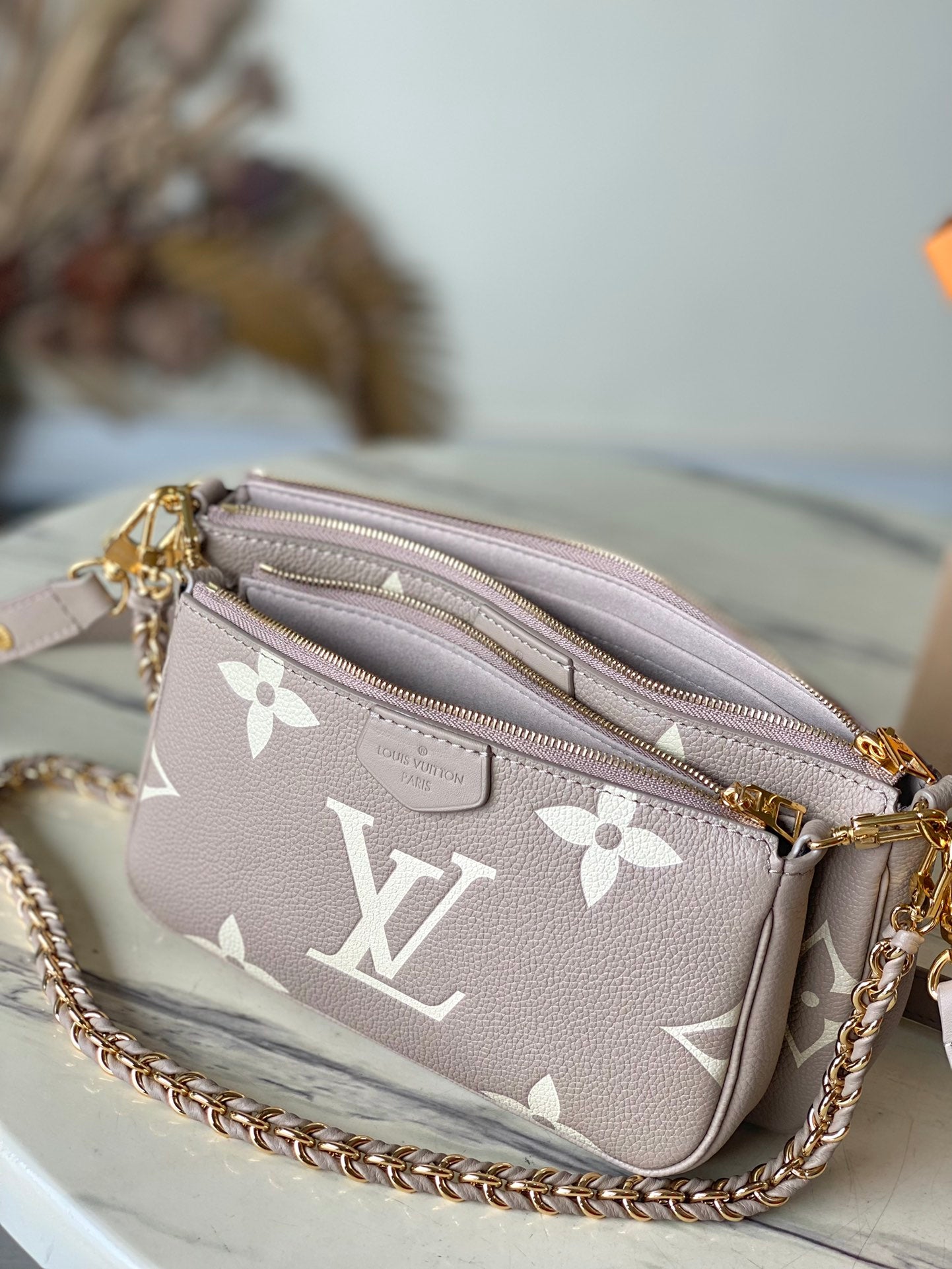 M80399 路L家-Multi Pochette Accessories 手袋 三合一包 杏色