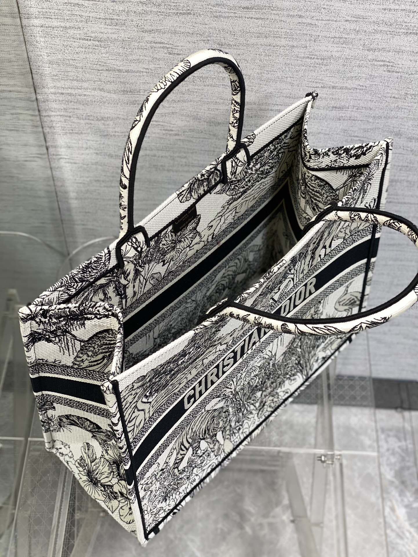 迪D家-Book Tote 2023春夏系列 老虎刺繡 白色 大號