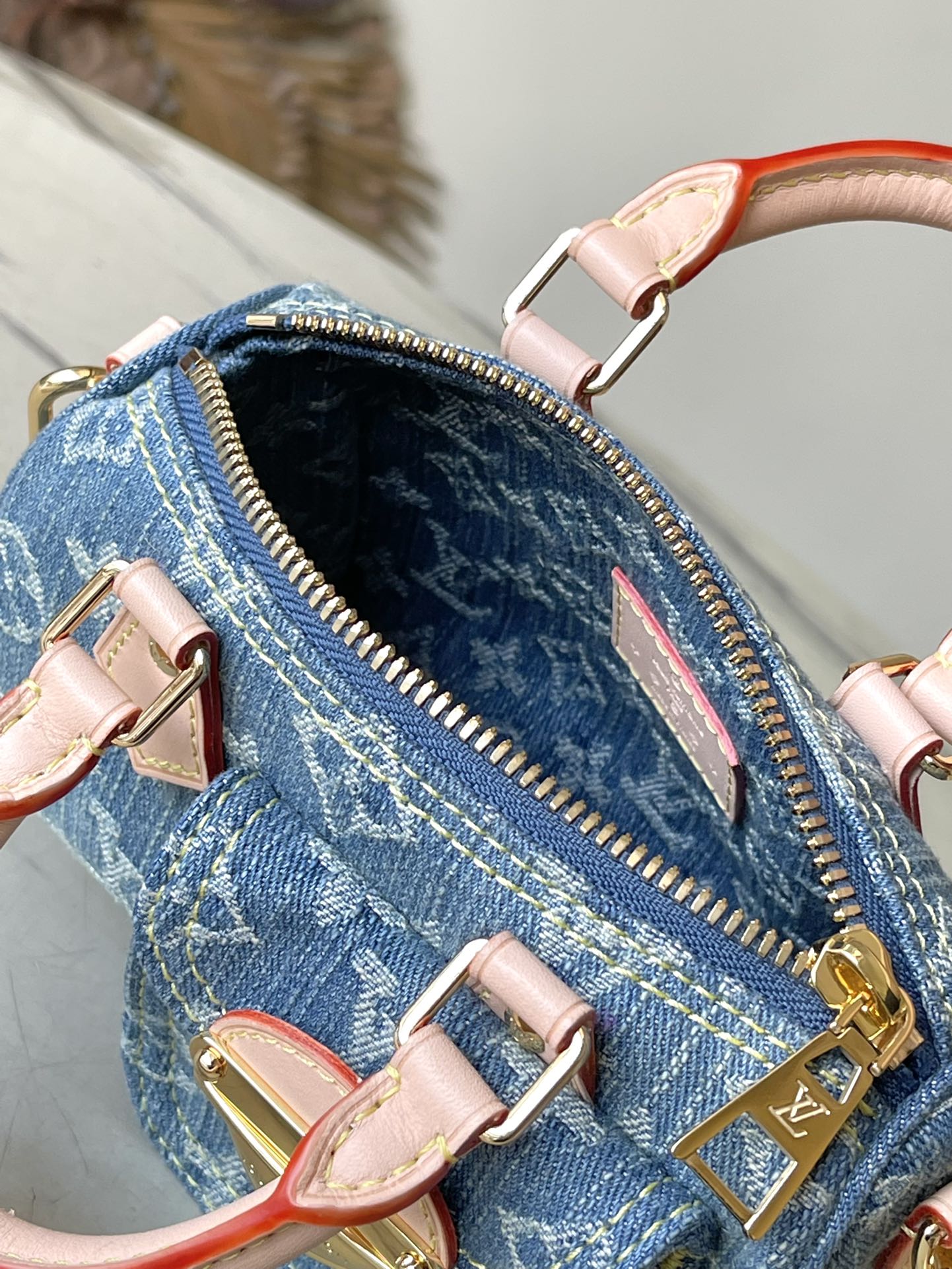 M82950 路L家- Nano Speedy 枕頭包 牛仔丹寧 手提斜跨包