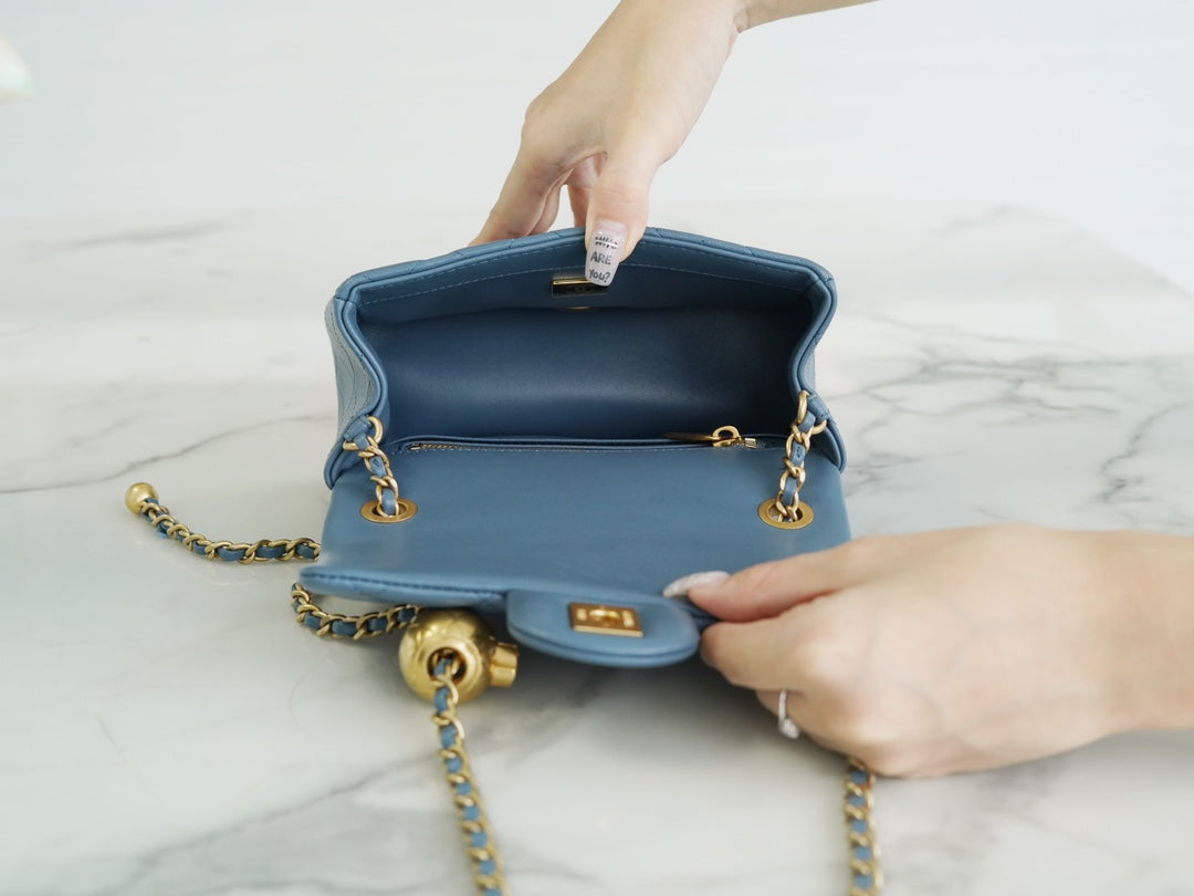 小香家_Chanel 23k 金球方胖子 霧霾藍色