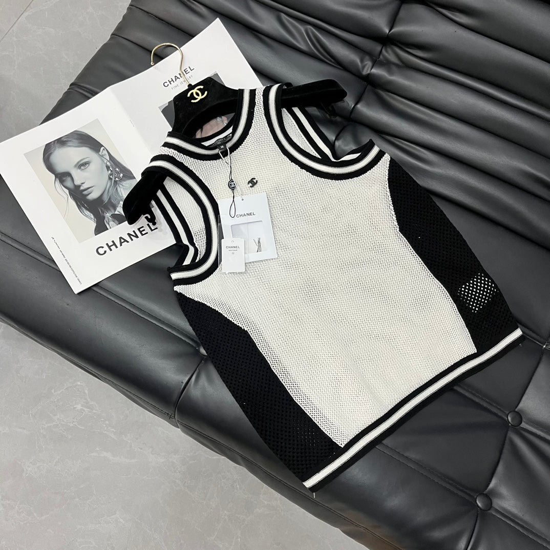 小香家-2403 24新品上架挖肩鏤空背心 白色