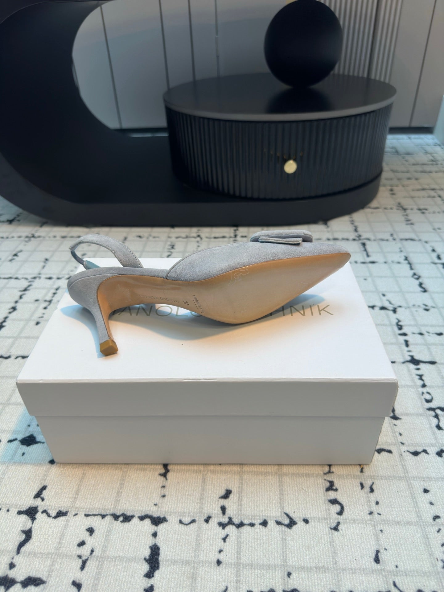 Manolo Blahnik-2024 高跟涼鞋 灰色