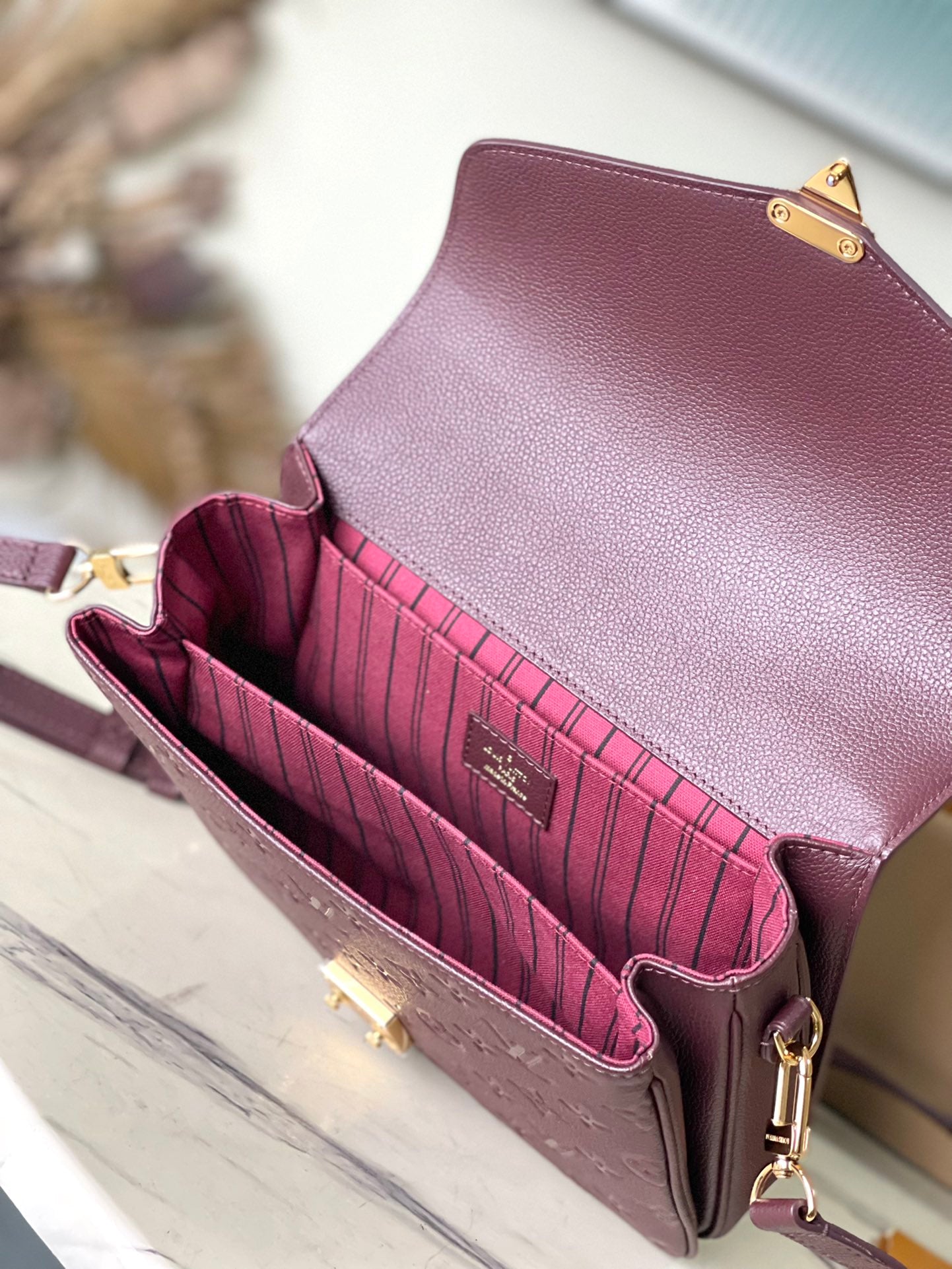 M46613 路L家-Pochette Metis 經典花紋牛皮 酒紅色