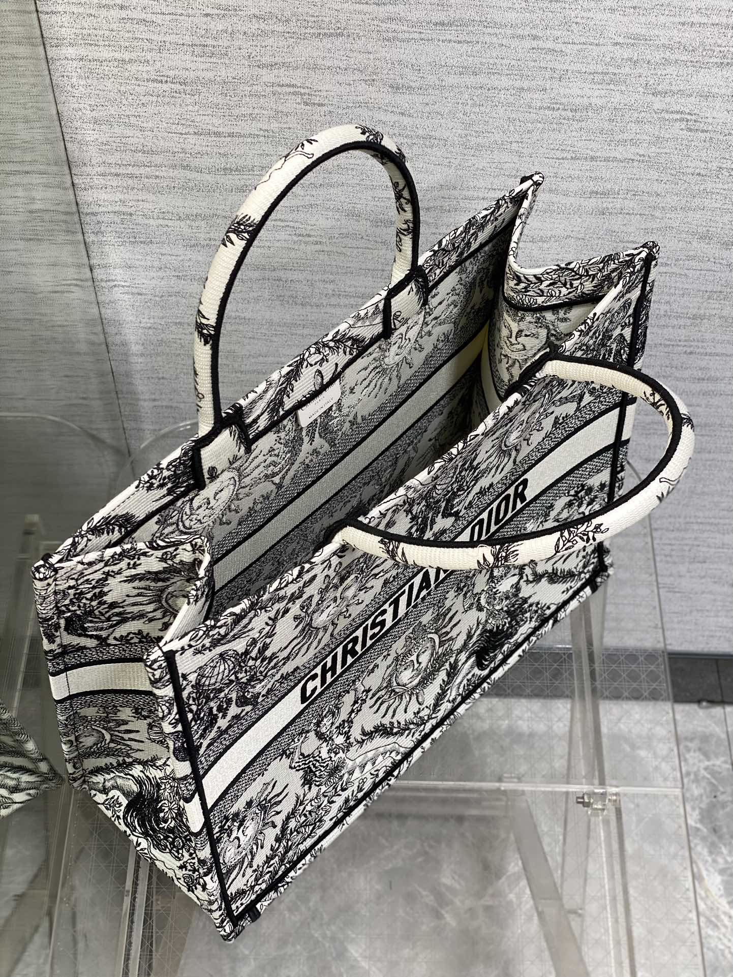 迪D家-2024春夏系列 Book Tote 太陽刺繡 黑白色 大號
