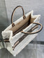 迪D家-Book Tote 2023秋冬毛毛系列 白杏色 大號