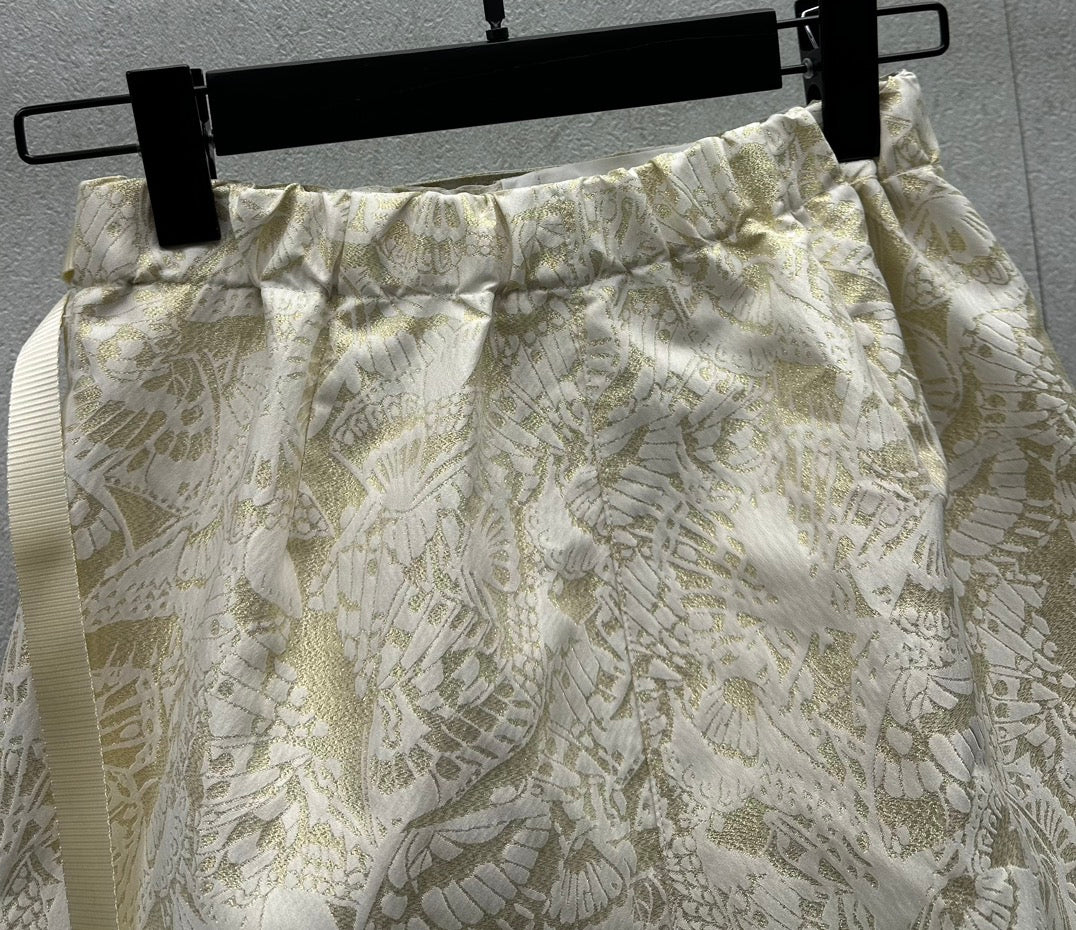 迪D家-2403 24早春新品金絲蝴蝶片褲裙 杏色