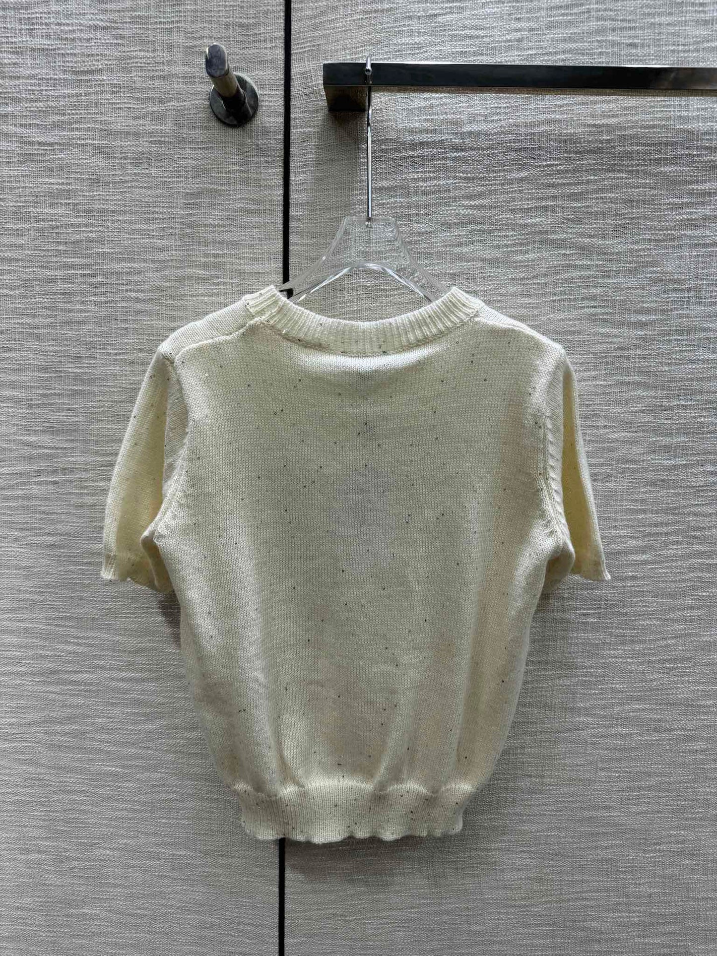 小香家-2403 刺繡蝴蝶結圖案針織短袖 杏色