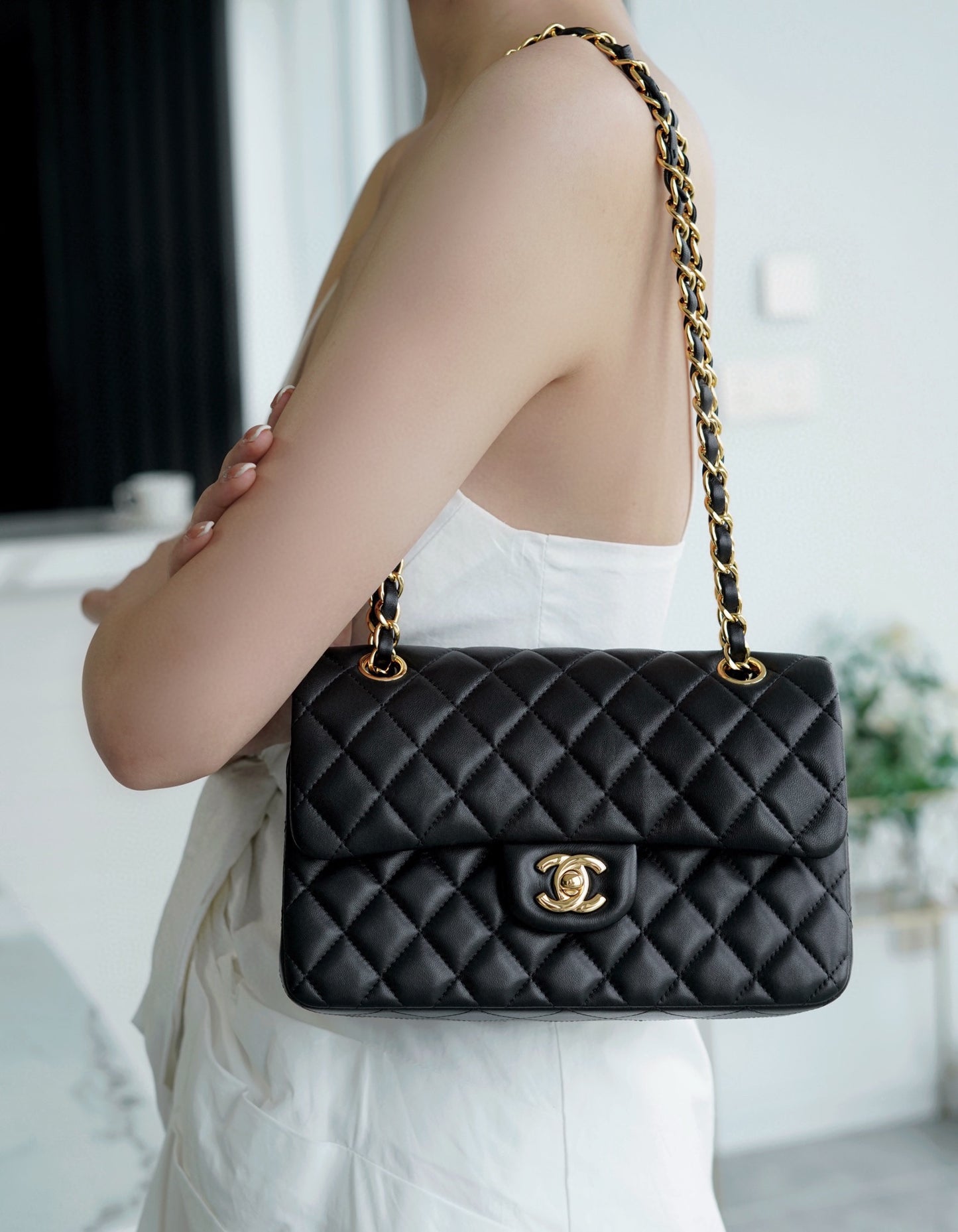 熱銷款 小香家-「Classic Flap」經典口蓋包小號 黑羊金