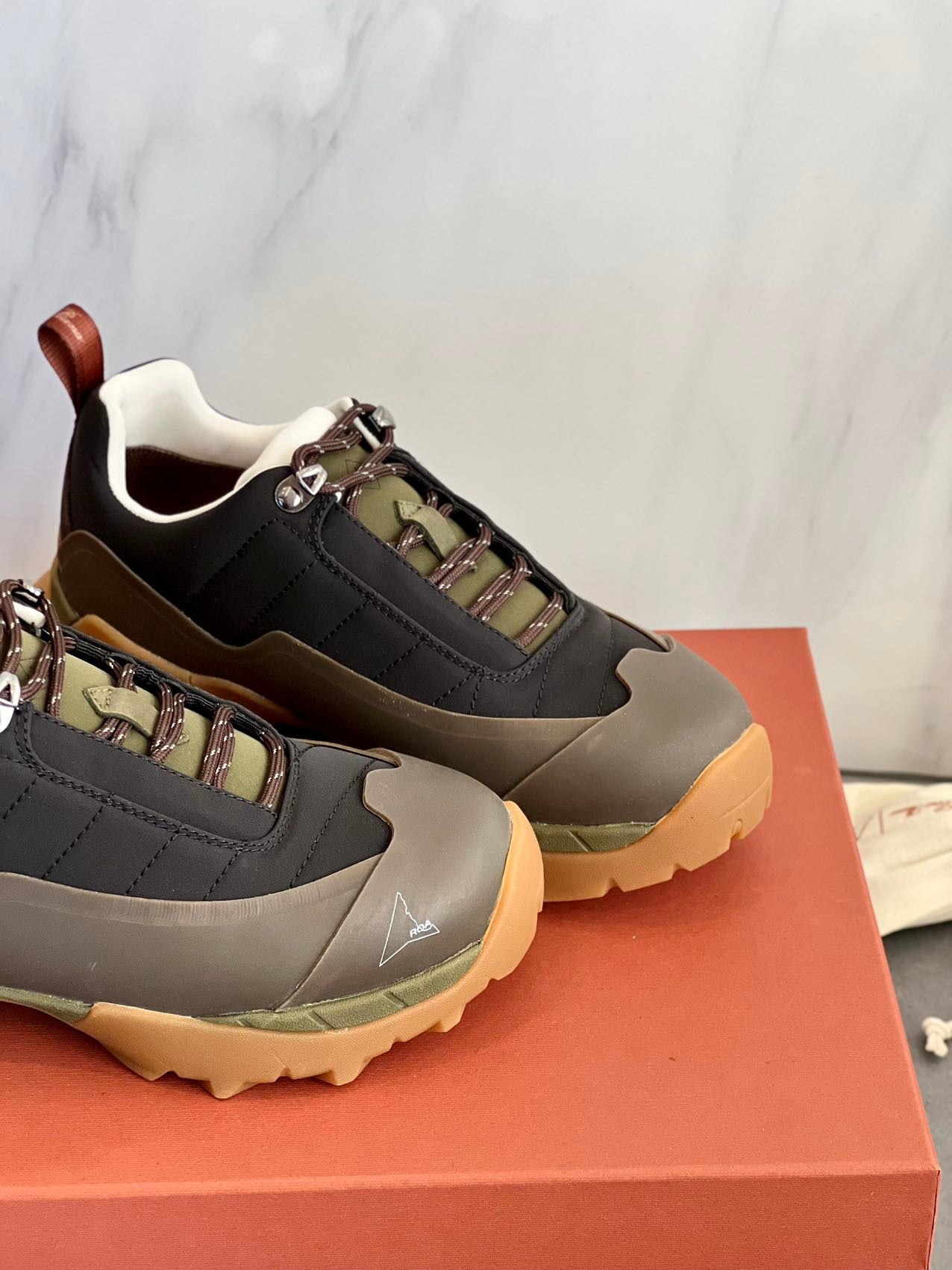 L-Piana-2024 戶外鞋 黑色