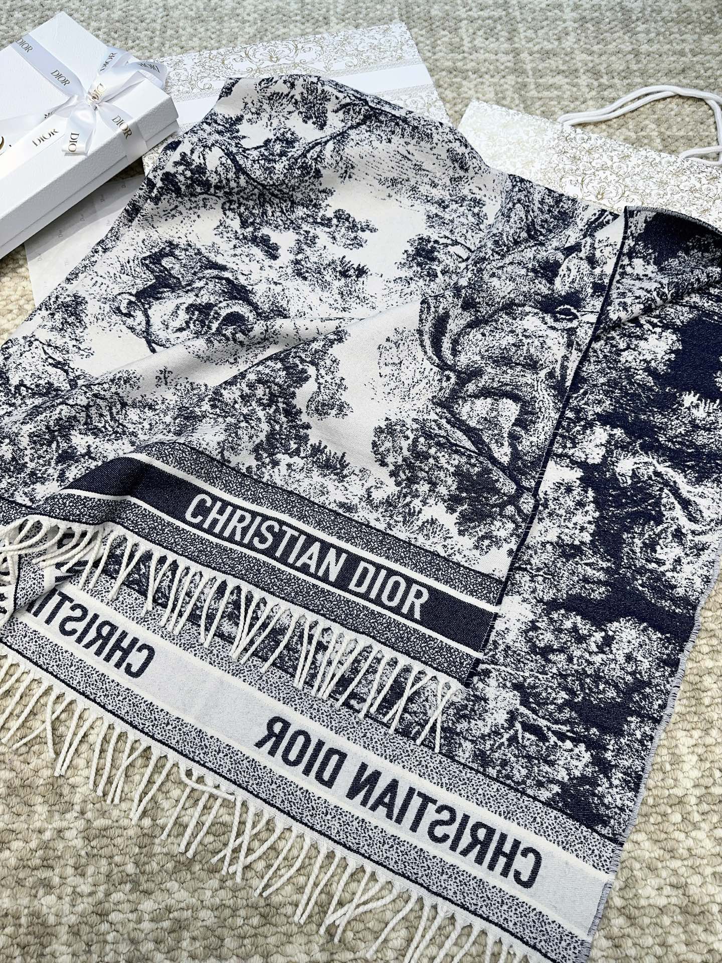 迪D家-2024CD提花logo印花大方巾圍巾披肩毛毯 藍白