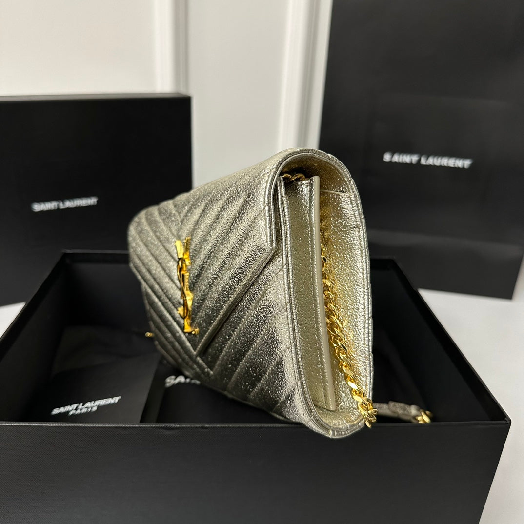 聖Y羅-MONOGRAM魚子醬 WOC 銀色金扣 22CM