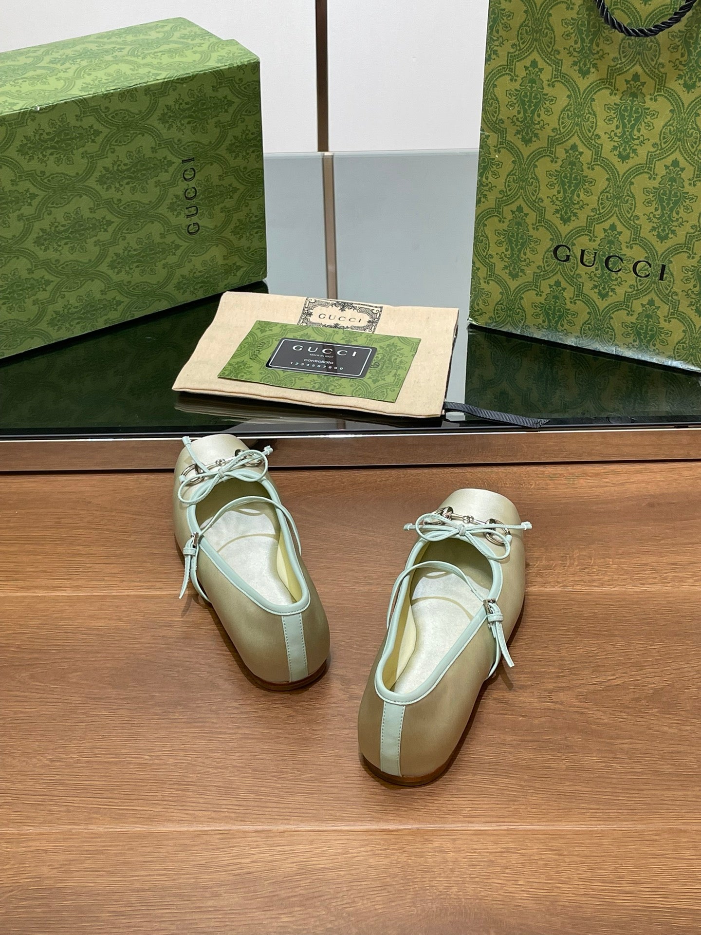 古G家-2024芭蕾馬階扣 平底鞋 銀色