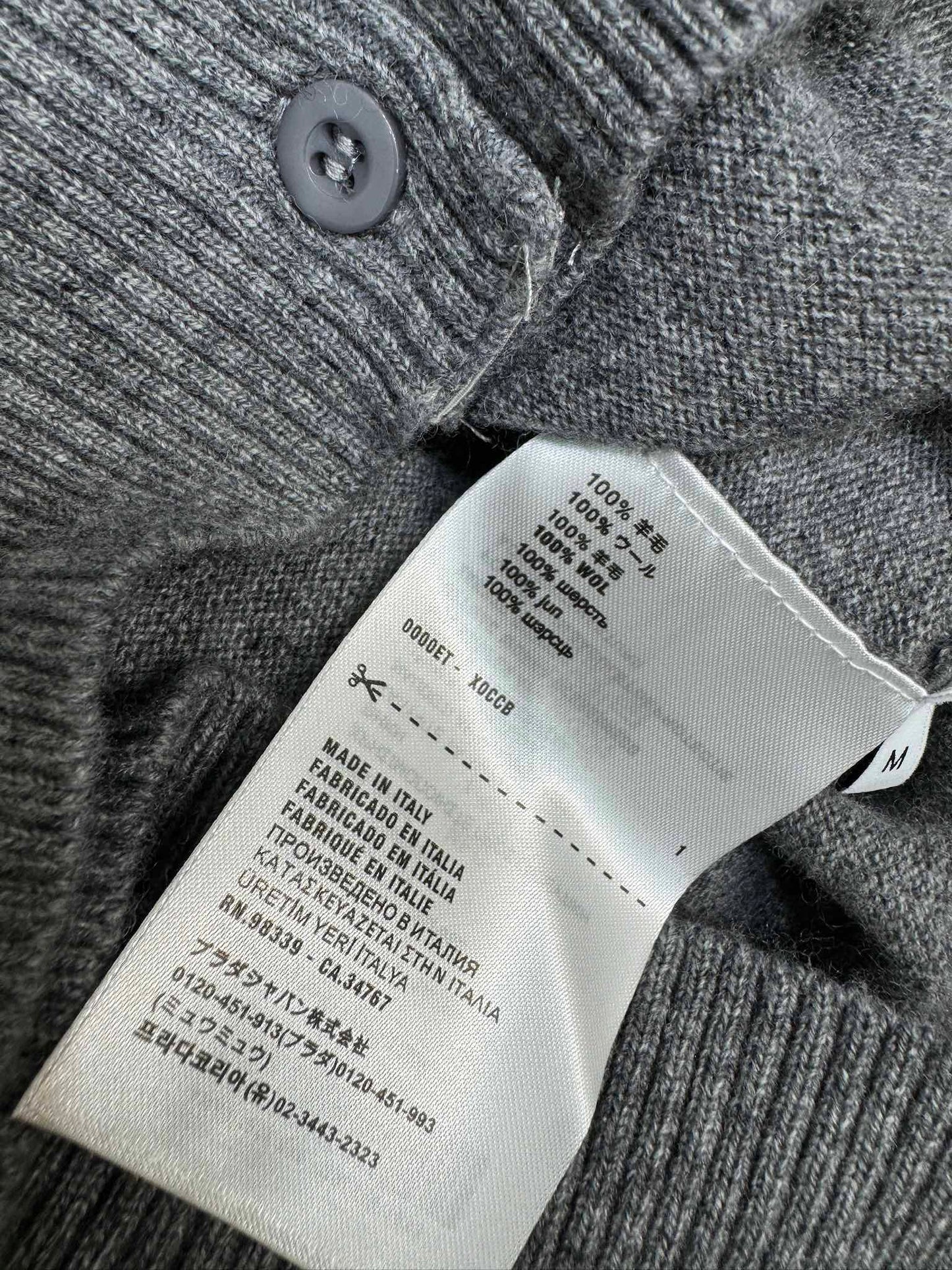 穆M家-2404 愛心刺繡logo針織開襟衫 灰色