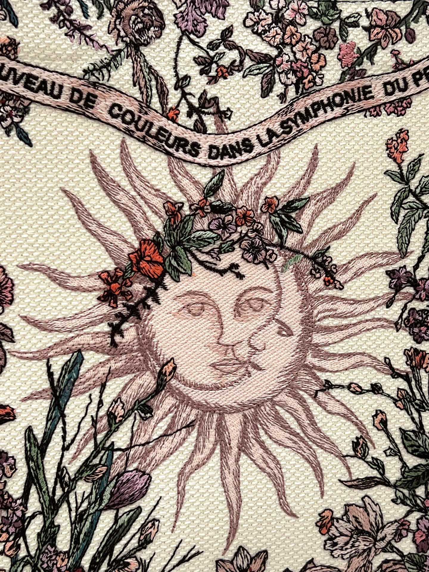迪D家-2024春夏系列 Book Tote 太陽刺繡 白粉色 中號