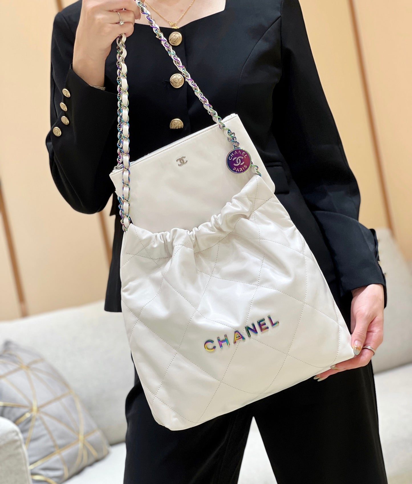 小香風-早春新款Chanel 22號手袋 白色小號