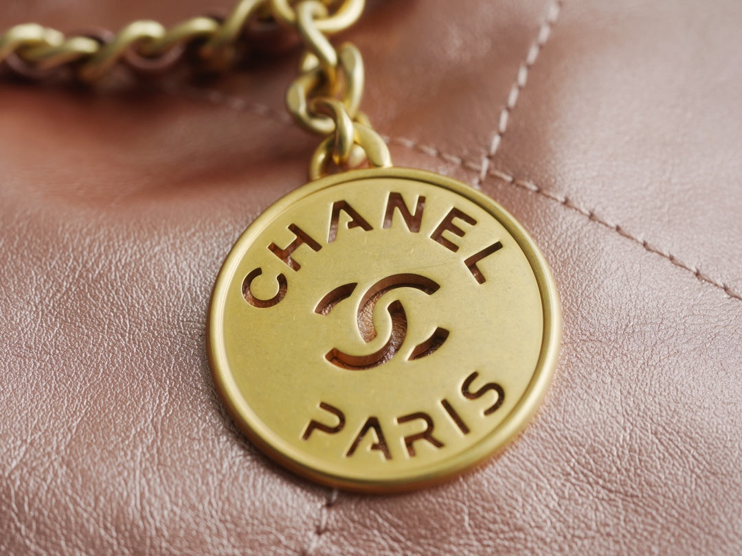 小香家-新款 Chanel 22號手袋 玫瑰金 鑲金背帶 雙鍊條