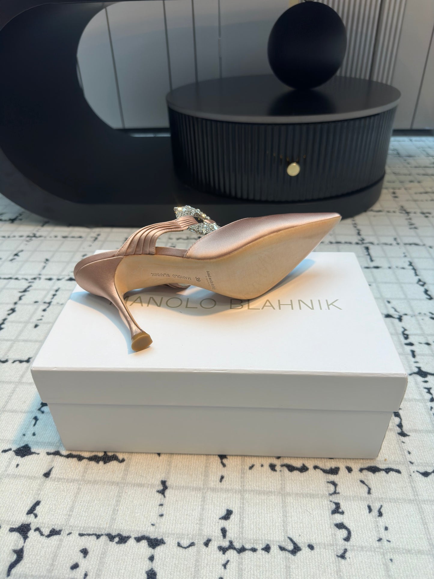 Manolo Blahnik-2024 尖頭高跟鞋 杏色