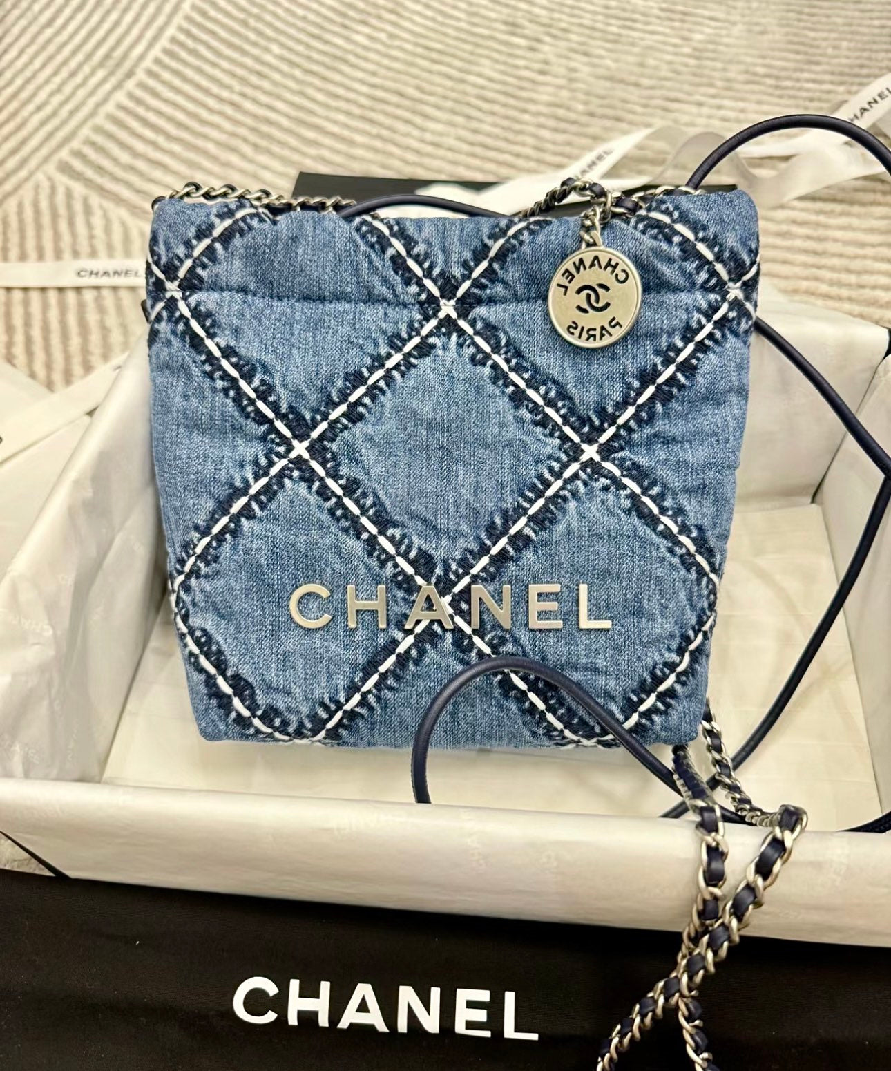 小香家-春夏新款 Chanel 22號手袋 菱格紋縫線牛仔布 小號