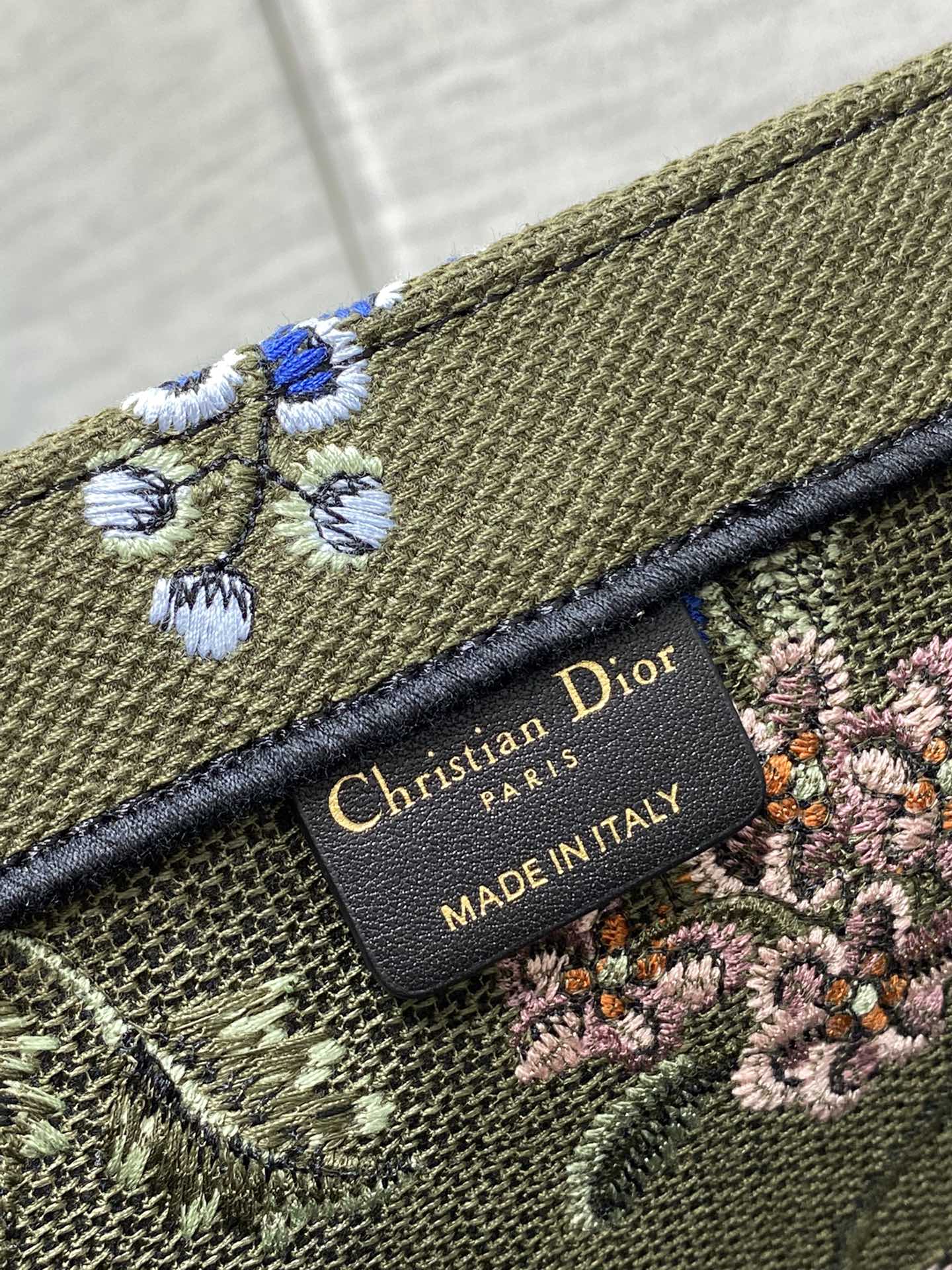 迪D家 Book Tote 刺繡字母軍綠花 大號41.5cm