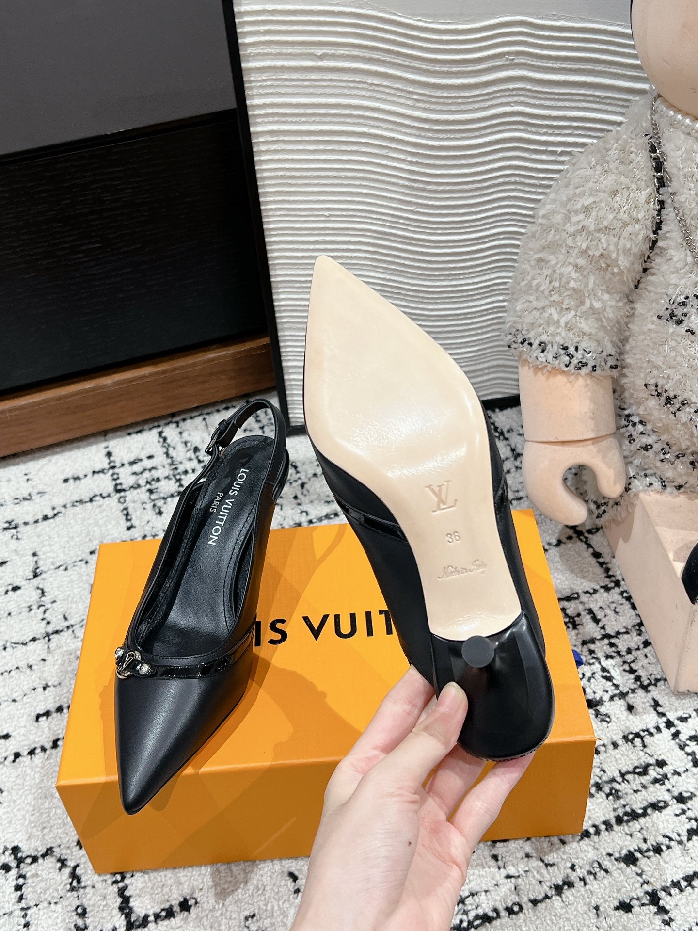 路L家-2024尖頭高跟鞋 黑色