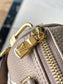 M82890 路L家-Nano Speedy 斜跨手提包 奶油色