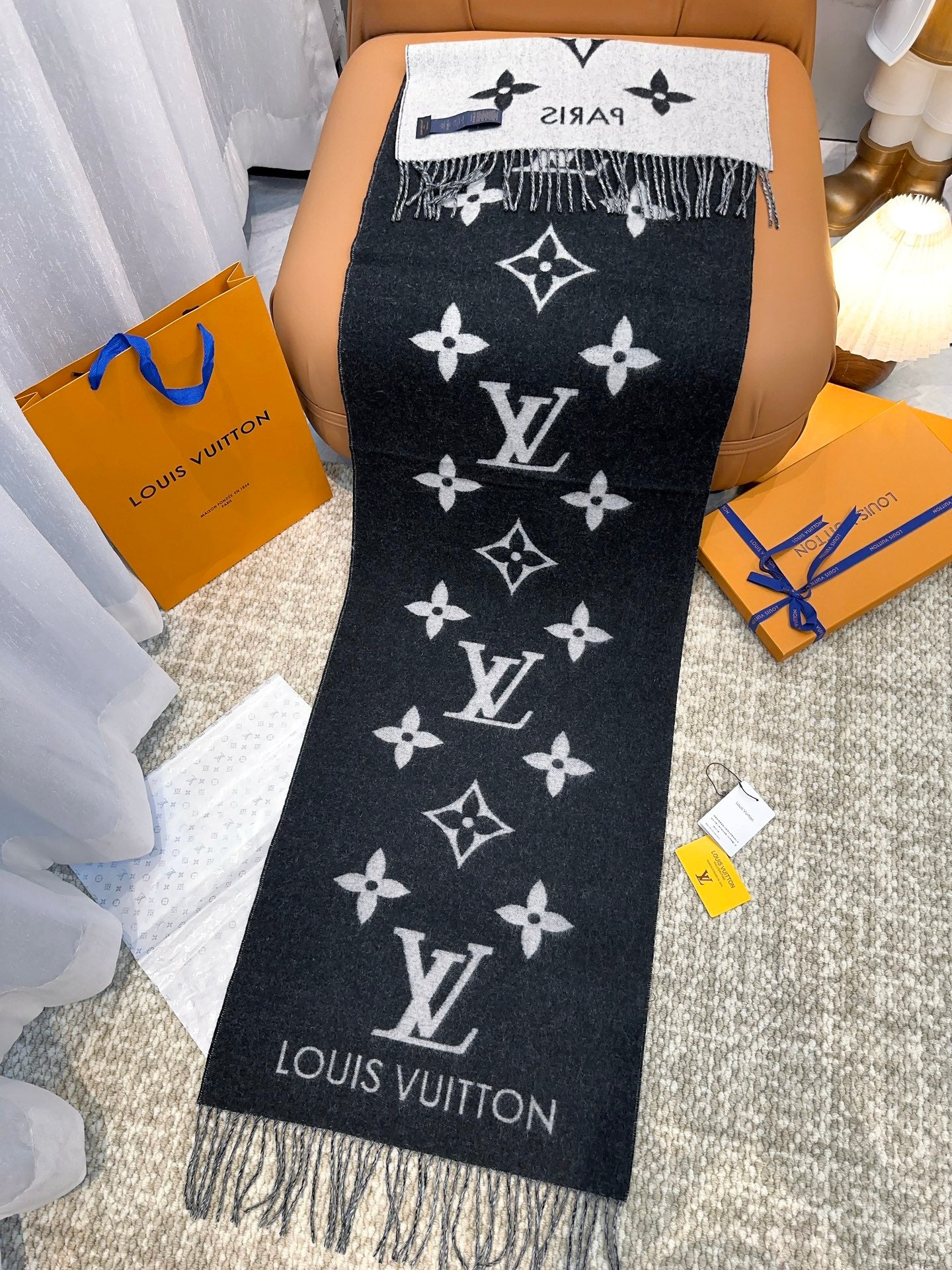 路L家-2024經典logo花紋圍巾 黑灰