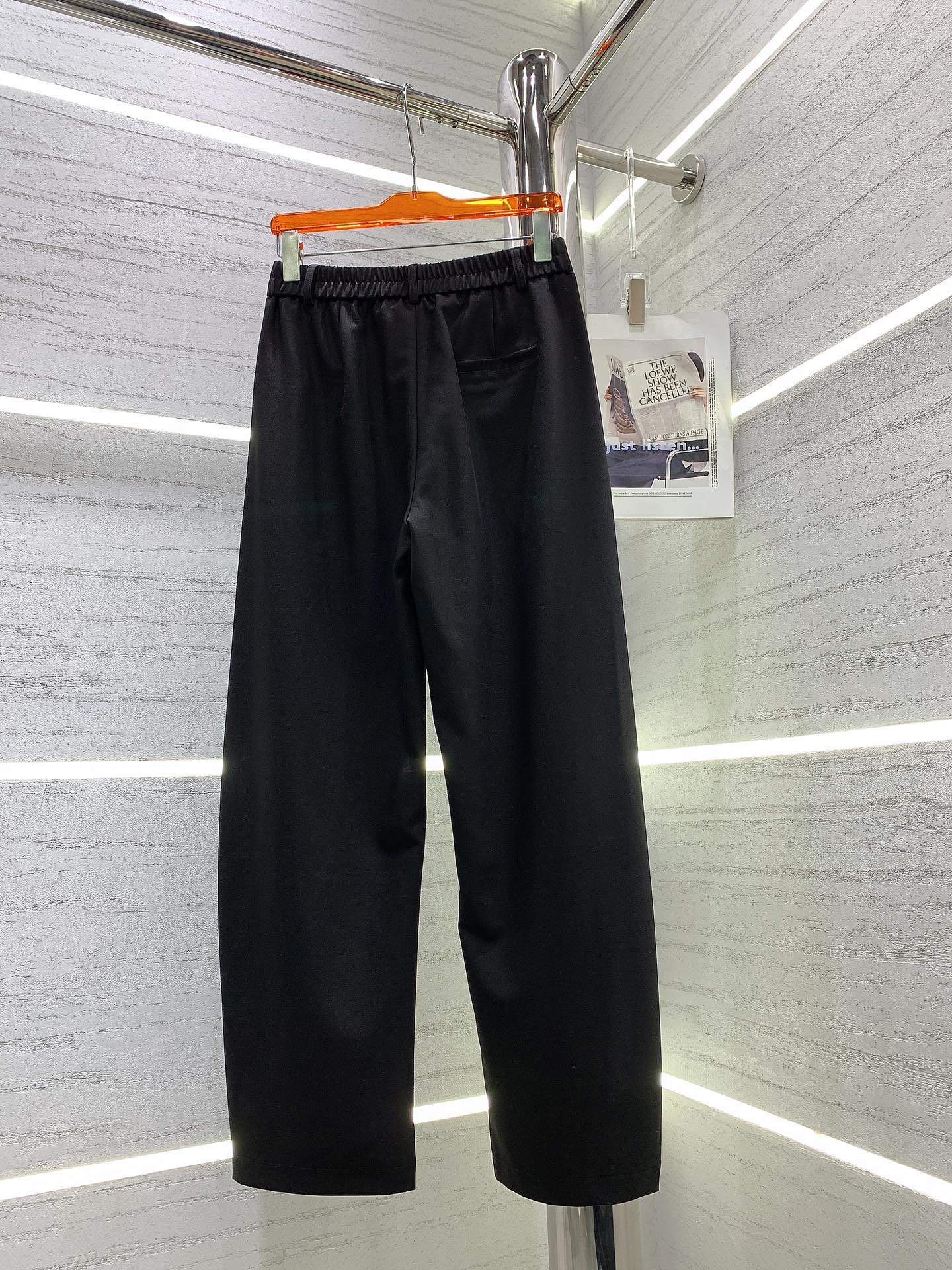 賽C家-2403 新款簡約銜接邊彎刀型西裝褲