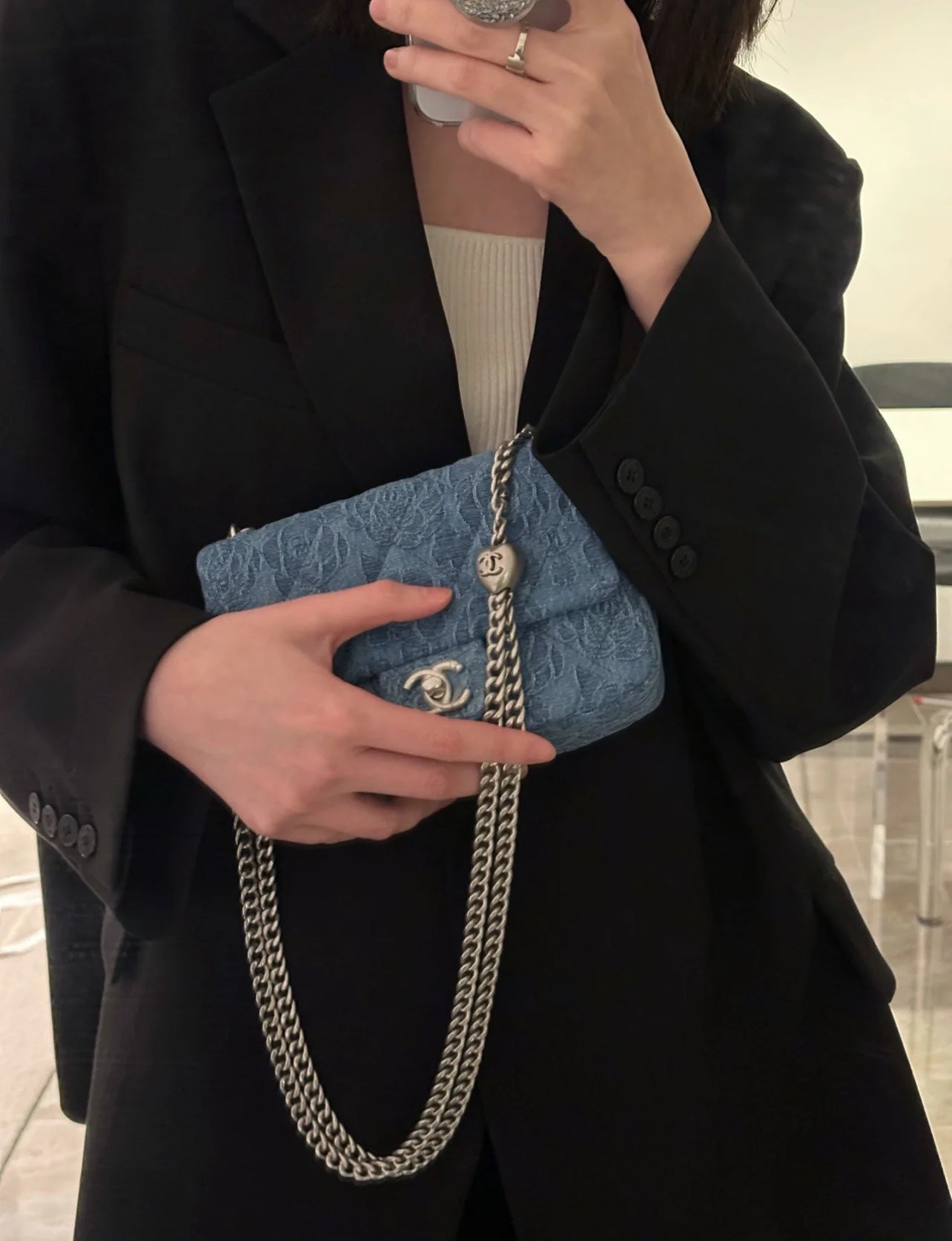 小香家-2023春夏系列 丹寧牛仔山茶花愛心扣 方胖子 淺藍銀扣 19CM