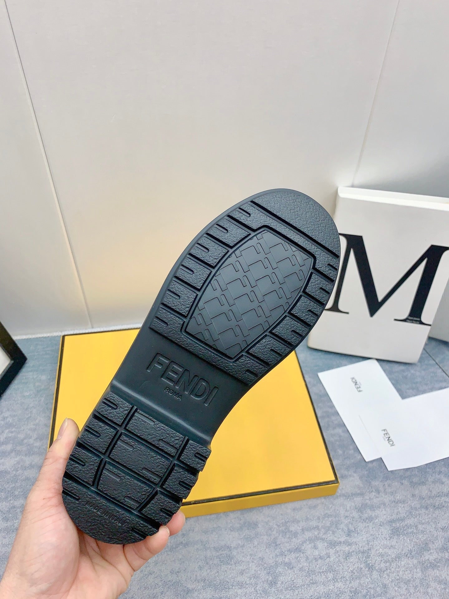 芬F家-2023秋冬新款 字母老花短靴 黑色