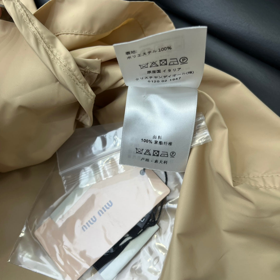 穆M家-2404 24新品上架薄款尼龍拉鍊連身裙 卡其色